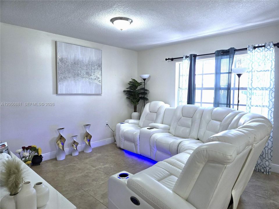 En Venta: $520,000 (3 camas, 2 baños, 1490 Pies cuadrados)