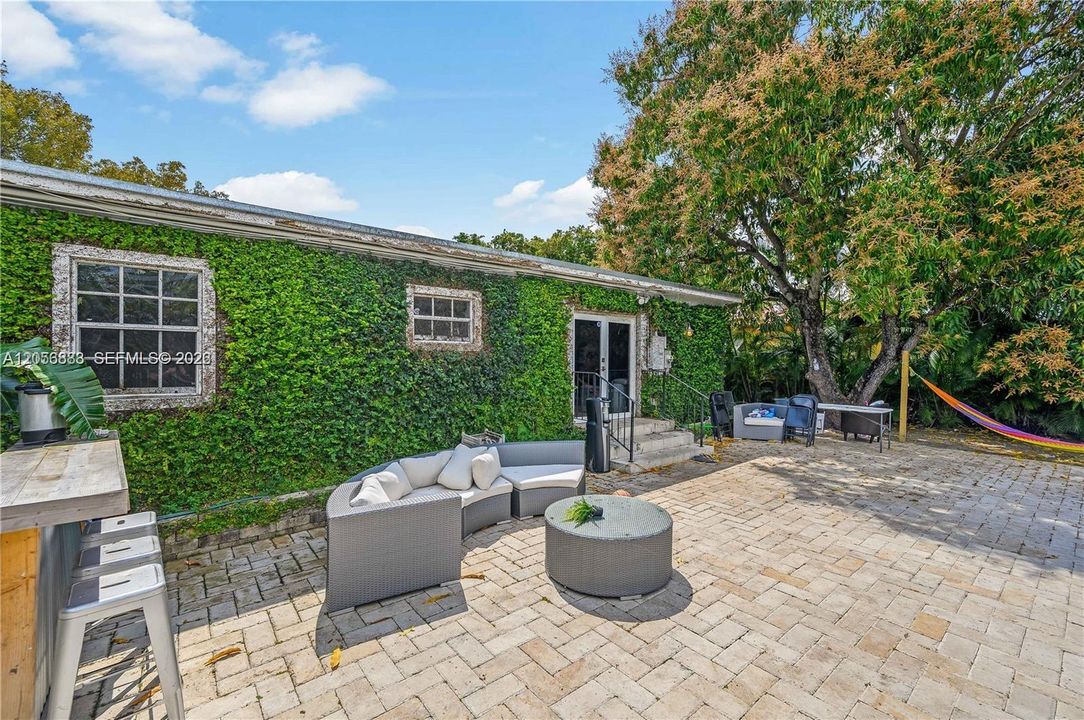 En Venta: $1,350,000 (4 camas, 3 baños, 1900 Pies cuadrados)