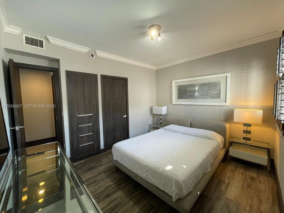 В аренду: $3,500 (2 спален, 2 ванн, 790 Квадратных фут)