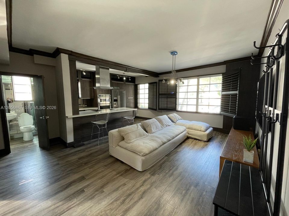 В аренду: $3,500 (2 спален, 2 ванн, 790 Квадратных фут)