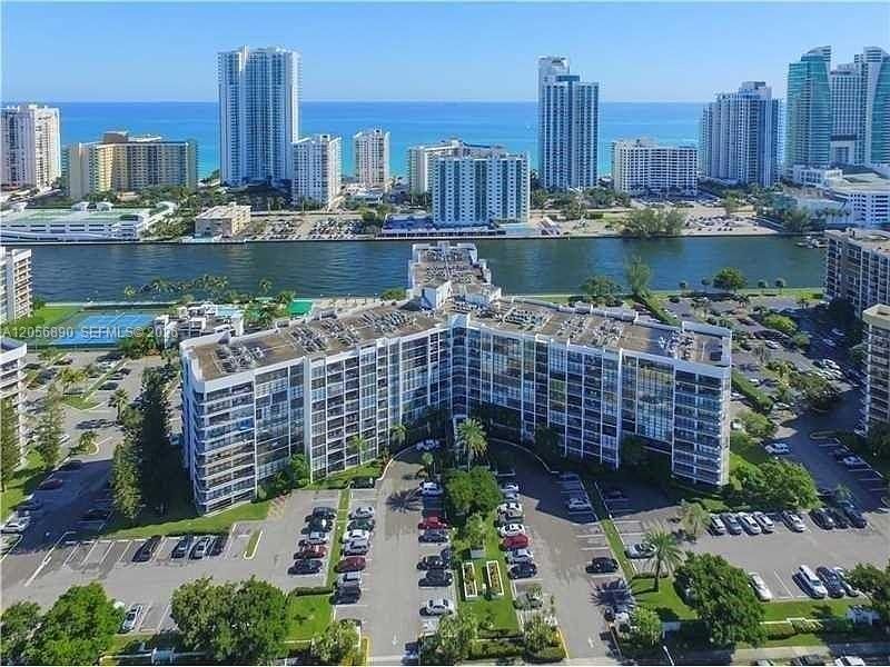 待售: $335,000 (2 贝兹, 2 浴室, 1430 平方英尺)