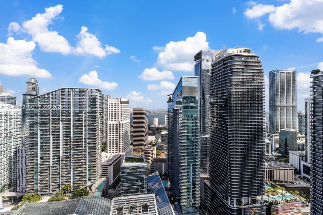 For Sale: $1,095,000 (2 beds, 2 baths, 1259 Square Feet)