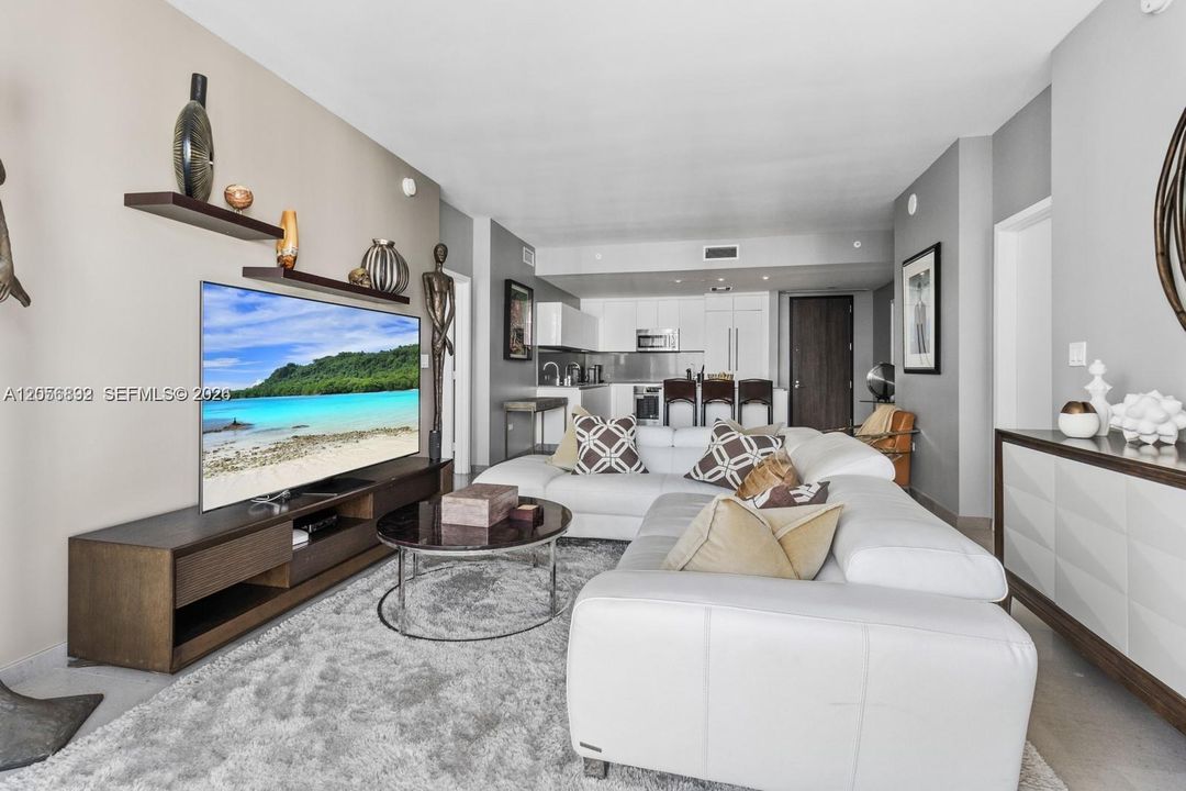For Sale: $1,095,000 (2 beds, 2 baths, 1259 Square Feet)