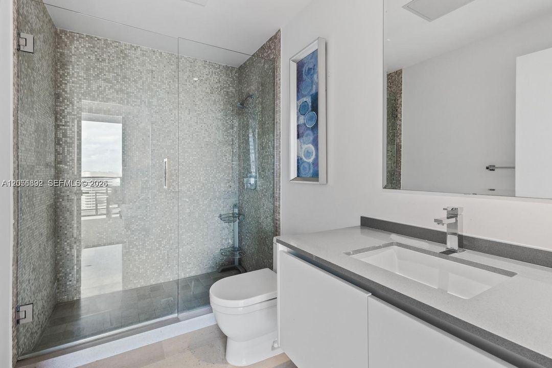 For Sale: $1,095,000 (2 beds, 2 baths, 1259 Square Feet)