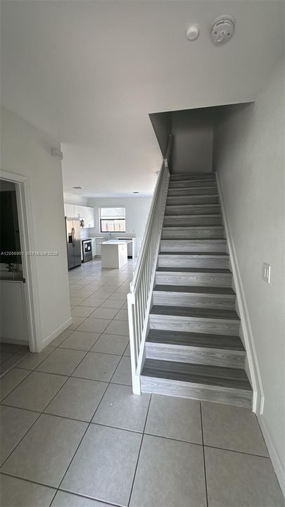 В аренду: $2,600 (3 спален, 3 ванн, 1328 Квадратных фут)