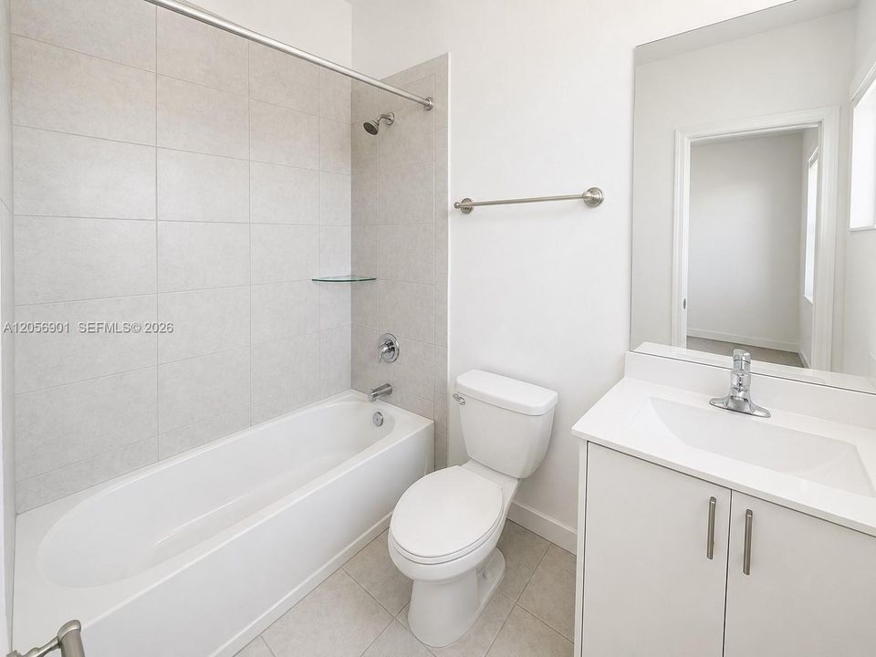 В аренду: $2,600 (3 спален, 3 ванн, 1328 Квадратных фут)