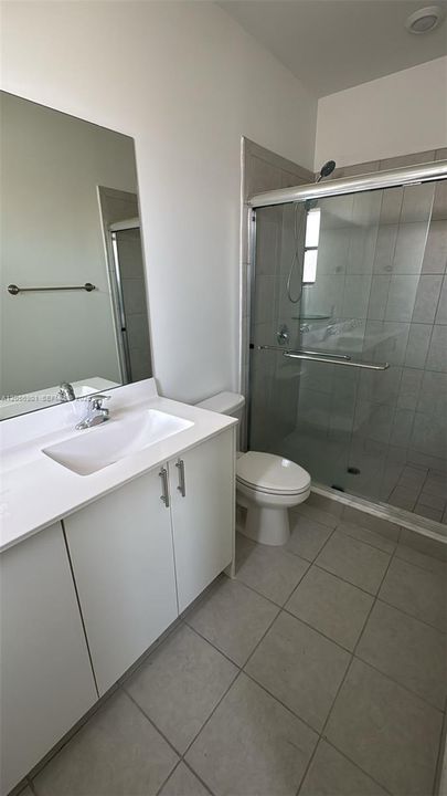 В аренду: $2,600 (3 спален, 3 ванн, 1328 Квадратных фут)
