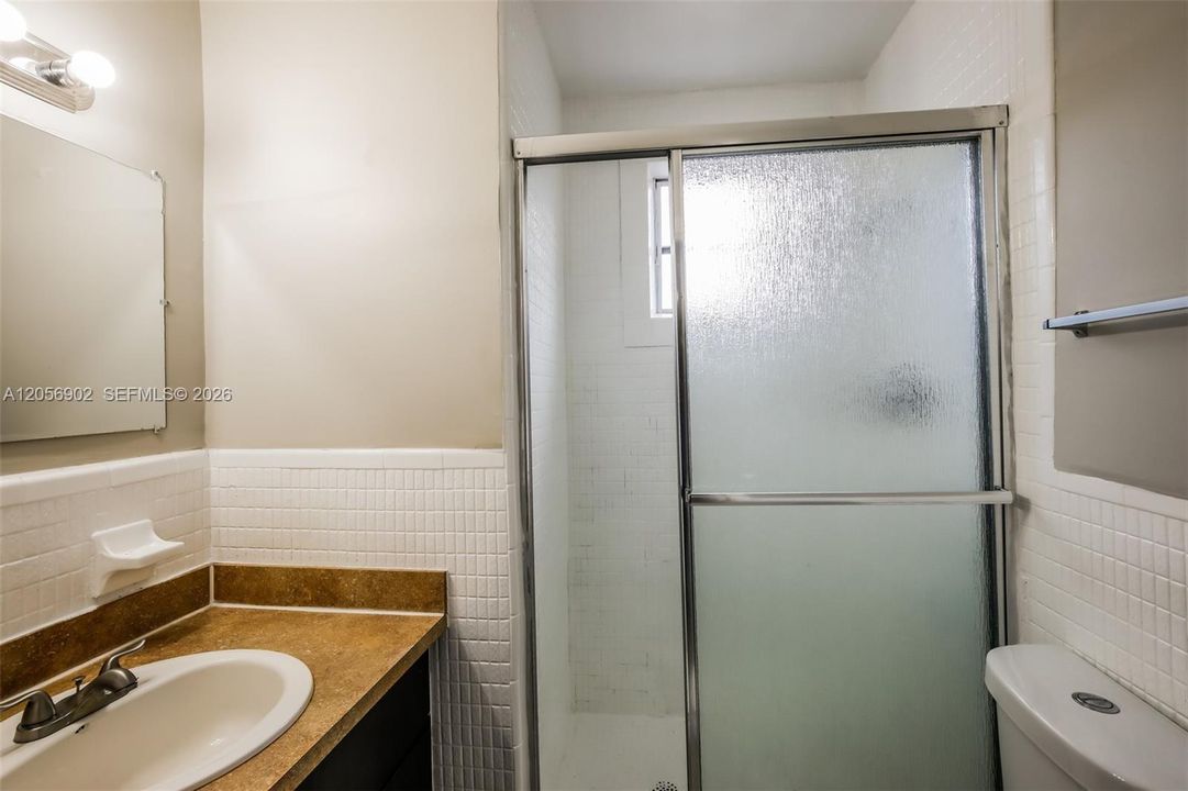В аренду: $2,865 (4 спален, 3 ванн, 1800 Квадратных фут)