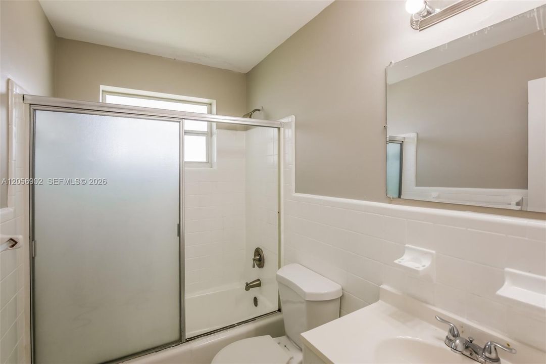 В аренду: $2,865 (4 спален, 3 ванн, 1800 Квадратных фут)