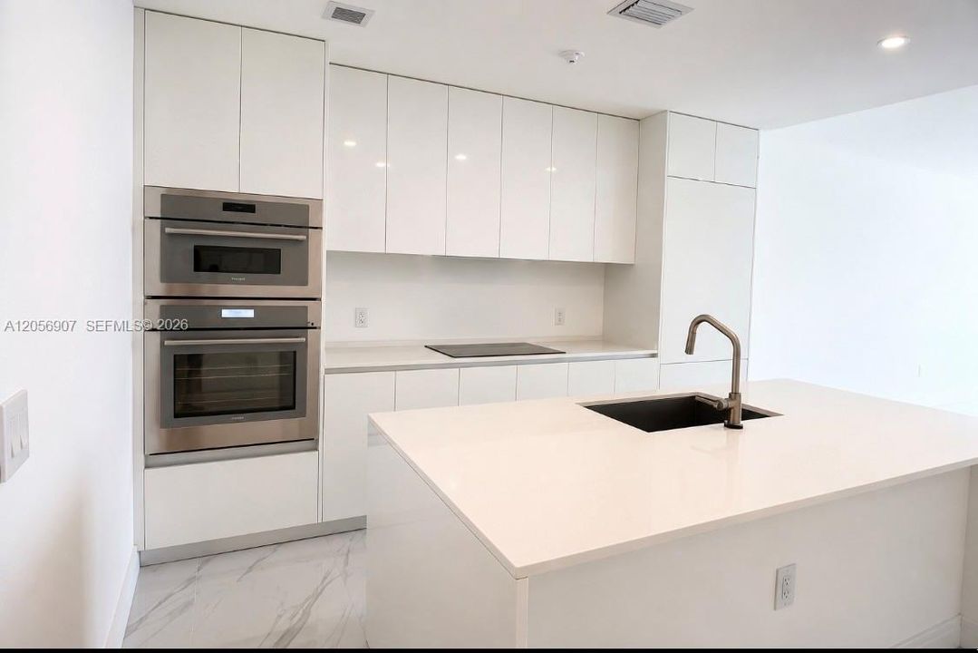 For Rent: $8,800 (2 beds, 3 baths, 1283 Square Feet)