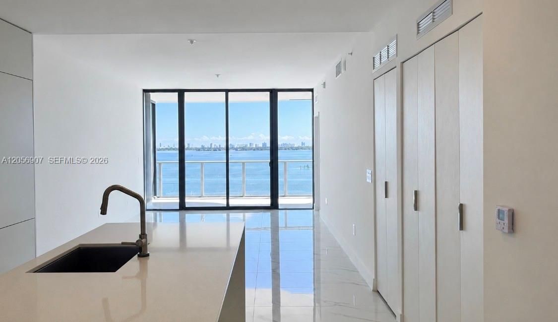 For Rent: $8,800 (2 beds, 3 baths, 1283 Square Feet)