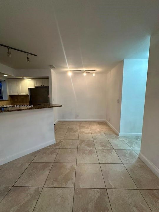 В аренду: $2,250 (2 спален, 2 ванн, 963 Квадратных фут)