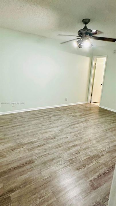 В аренду: $2,600 (3 спален, 2 ванн, 1270 Квадратных фут)