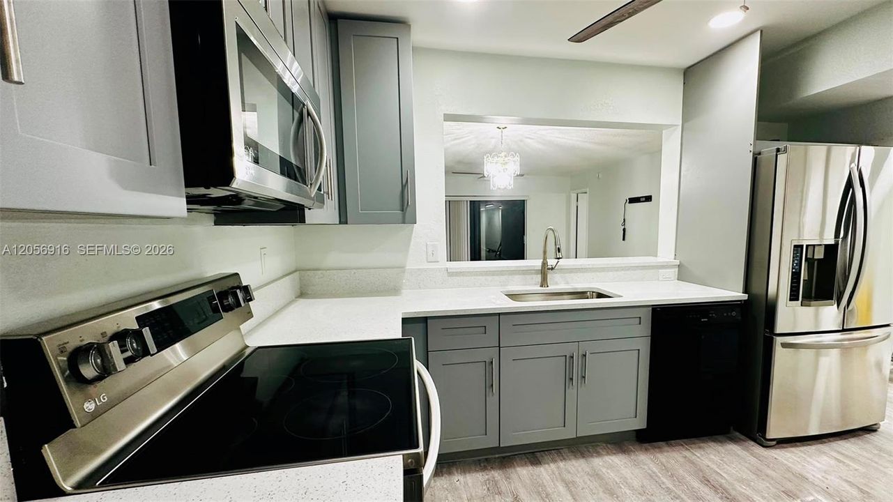 В аренду: $2,600 (3 спален, 2 ванн, 1270 Квадратных фут)