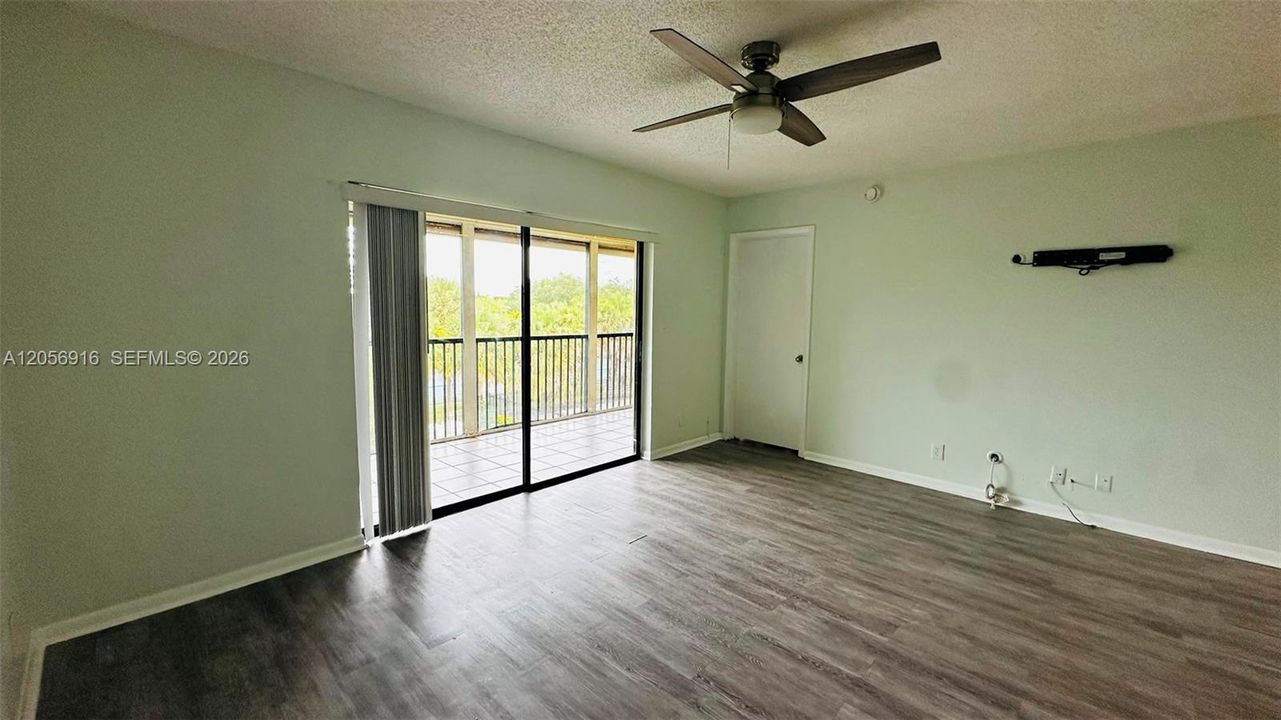 В аренду: $2,600 (3 спален, 2 ванн, 1270 Квадратных фут)