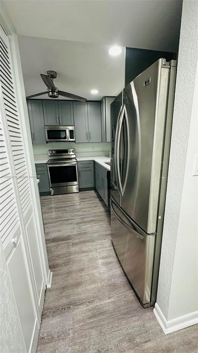 В аренду: $2,600 (3 спален, 2 ванн, 1270 Квадратных фут)