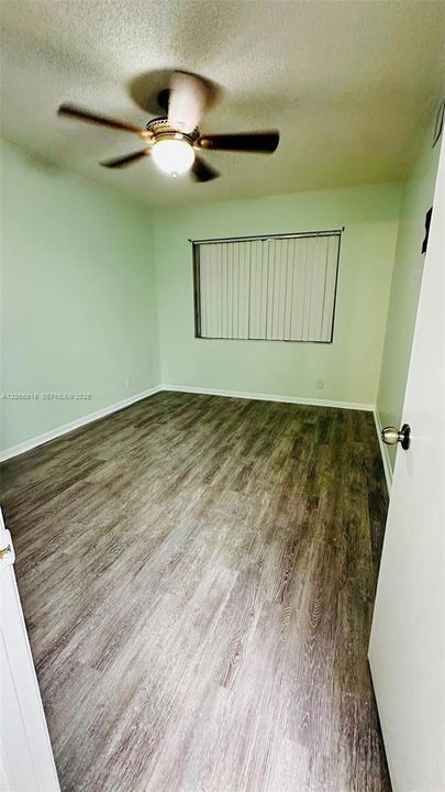 В аренду: $2,600 (3 спален, 2 ванн, 1270 Квадратных фут)