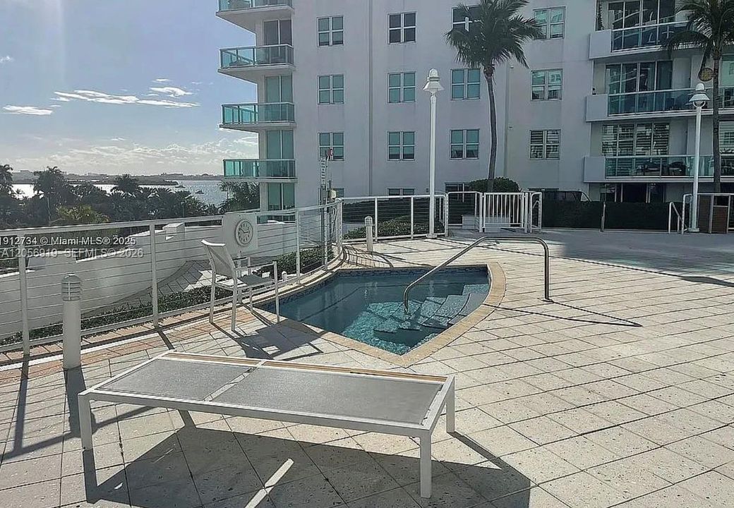 Active With Contract: $535,000 (2 beds, 2 baths, 1251 Square Feet)
