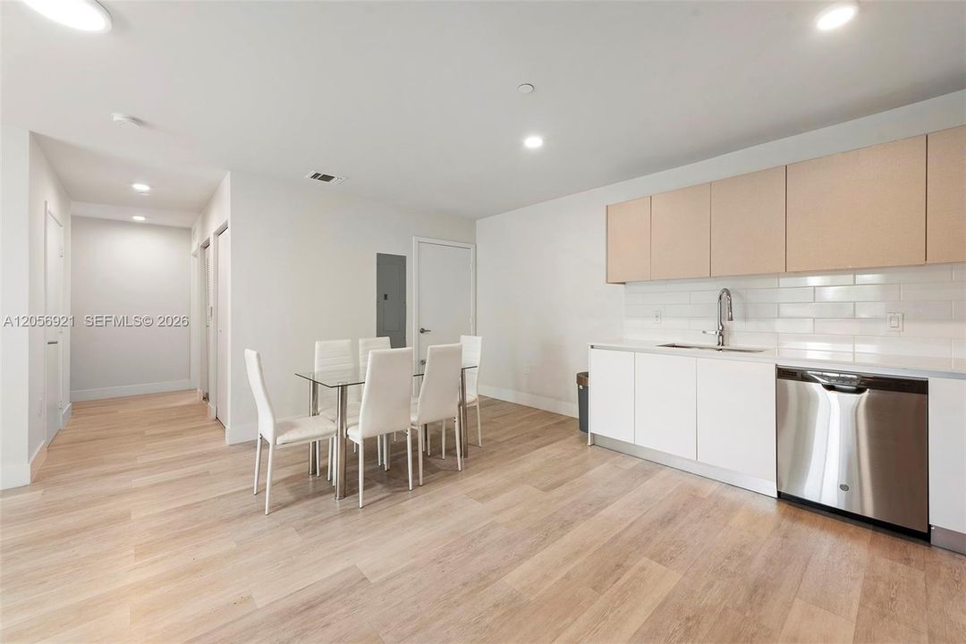 En Renta: $2,950 (3 camas, 2 baños, 1533 Pies cuadrados)
