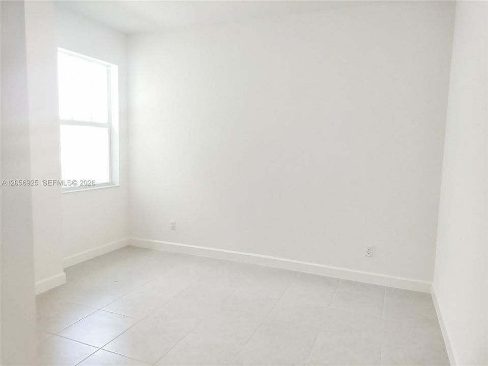 В аренду: $3,300 (3 спален, 2 ванн, 1757 Квадратных фут)