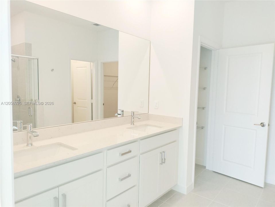 В аренду: $3,300 (3 спален, 2 ванн, 1757 Квадратных фут)