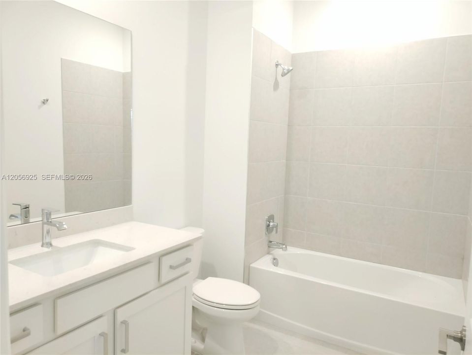 В аренду: $3,300 (3 спален, 2 ванн, 1757 Квадратных фут)