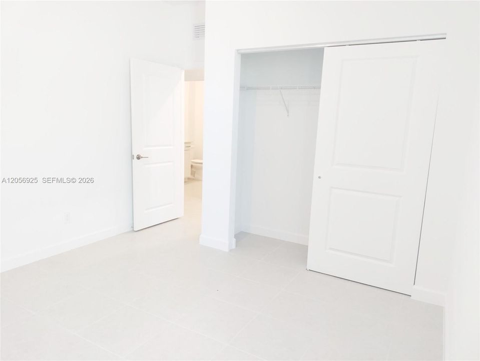 В аренду: $3,300 (3 спален, 2 ванн, 1757 Квадратных фут)
