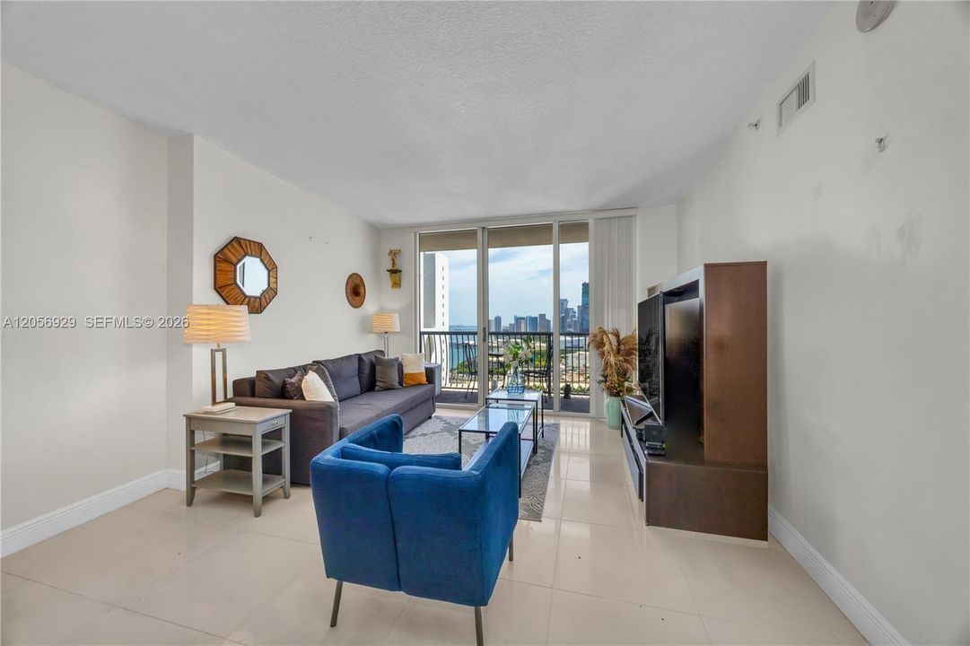 En Venta: $329,000 (1 camas, 1 baños, 821 Pies cuadrados)