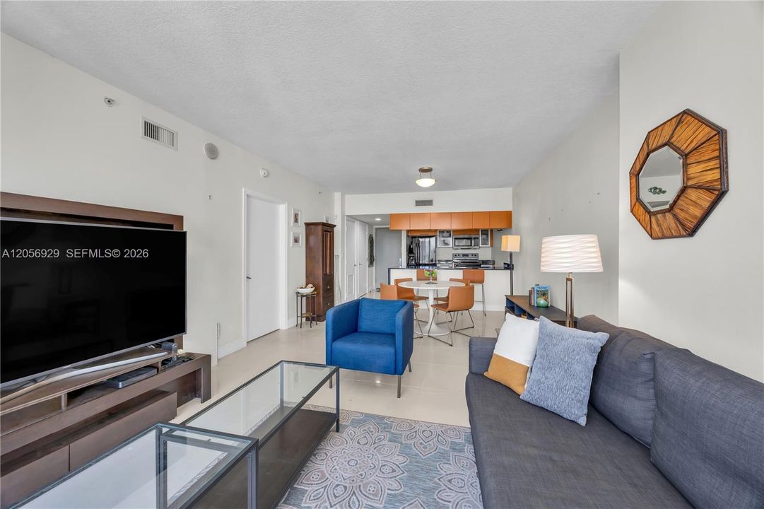 En Venta: $329,000 (1 camas, 1 baños, 821 Pies cuadrados)