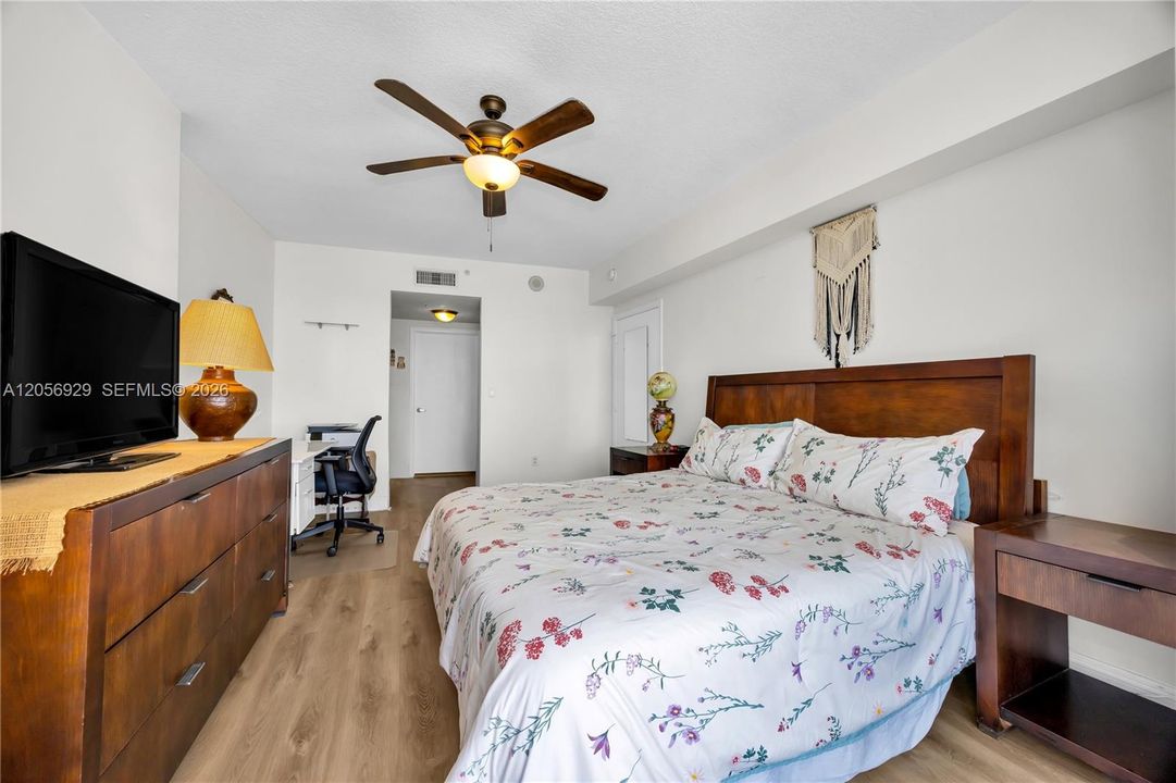 En Venta: $329,000 (1 camas, 1 baños, 821 Pies cuadrados)