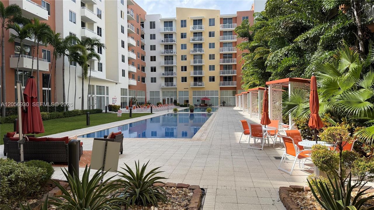 На продажу: $420,000 (2 спален, 2 ванн, 1065 Квадратных фут)