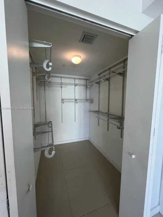 For Rent: $6,500 (2 beds, 2 baths, 1390 Square Feet)