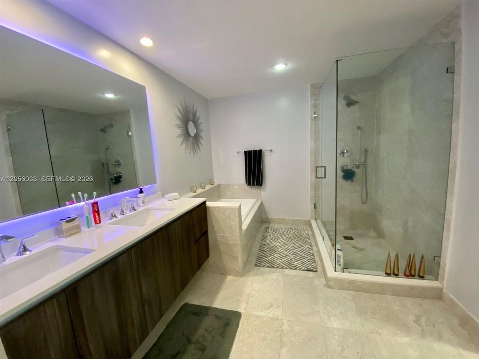 For Rent: $6,500 (2 beds, 2 baths, 1390 Square Feet)