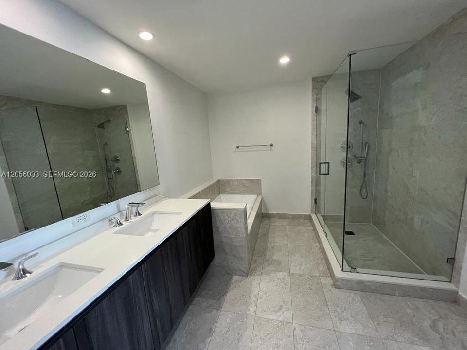 For Rent: $6,500 (2 beds, 2 baths, 1390 Square Feet)