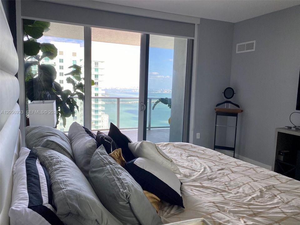 For Rent: $6,500 (2 beds, 2 baths, 1390 Square Feet)