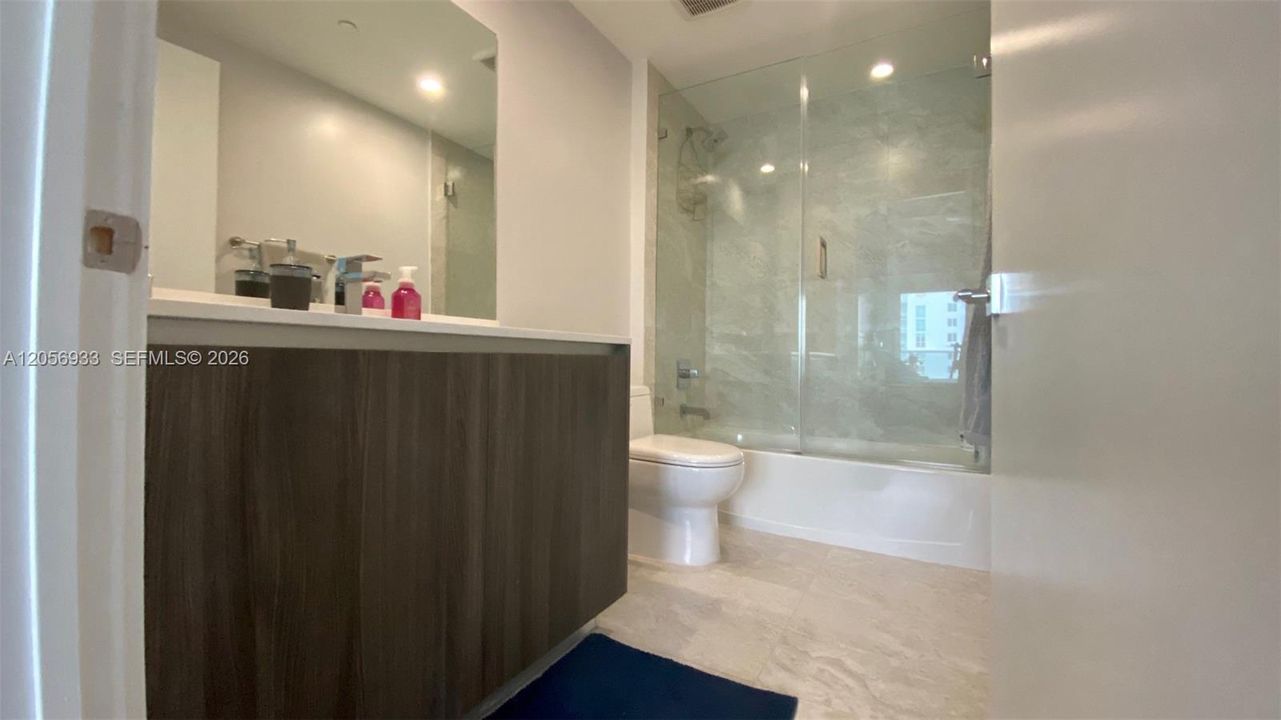 For Rent: $6,500 (2 beds, 2 baths, 1390 Square Feet)