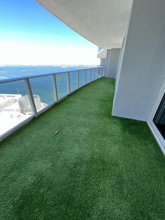 For Rent: $6,500 (2 beds, 2 baths, 1390 Square Feet)
