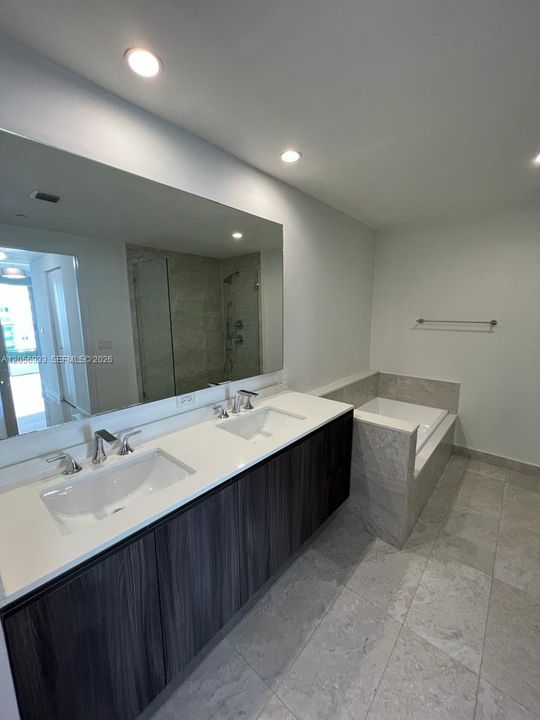 For Rent: $6,500 (2 beds, 2 baths, 1390 Square Feet)