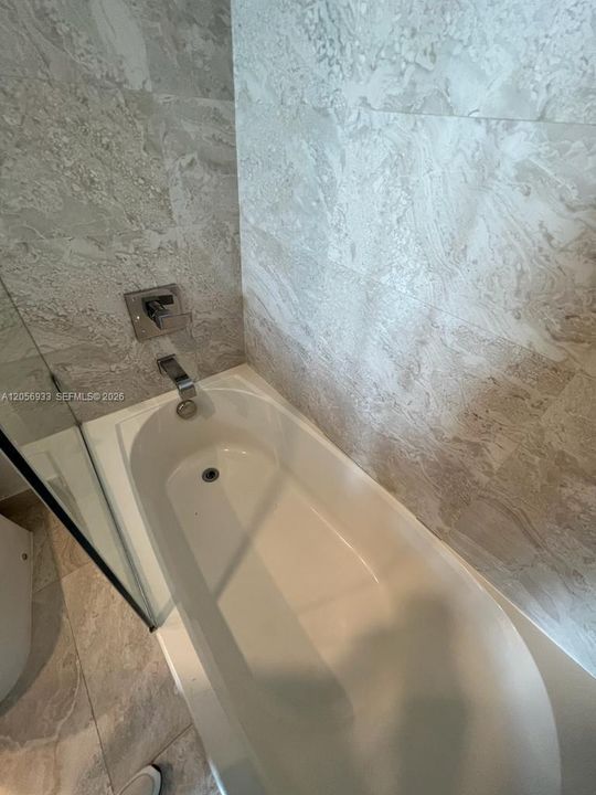 For Rent: $6,500 (2 beds, 2 baths, 1390 Square Feet)