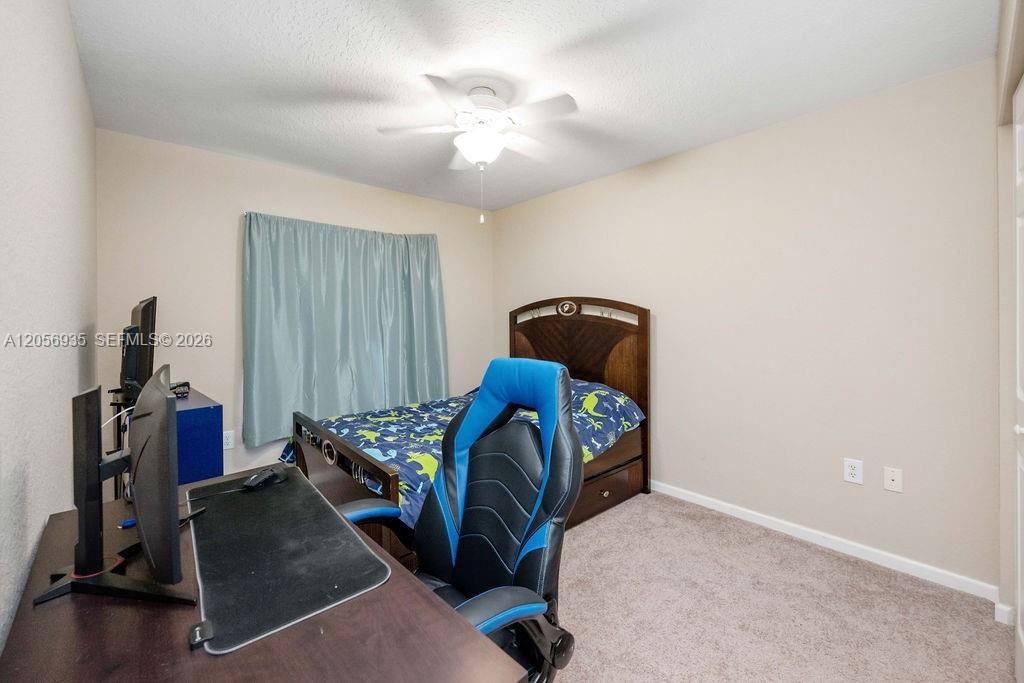 В аренду: $4,200 (4 спален, 2 ванн, 2250 Квадратных фут)