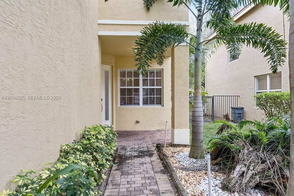 В аренду: $4,200 (4 спален, 2 ванн, 2250 Квадратных фут)