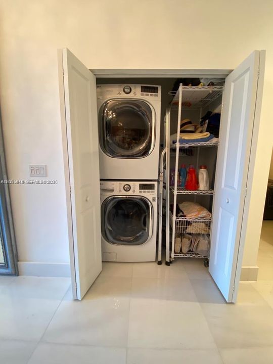 En Renta: $3,700 (2 camas, 1 baños, 875 Pies cuadrados)