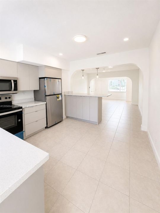 For Sale: $565,000 (3 beds, 2 baths, 1523 Square Feet)