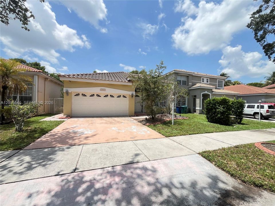 En Venta: $599,999 (3 camas, 2 baños, 1567 Pies cuadrados)