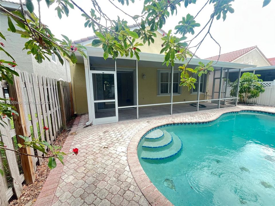 En Venta: $599,999 (3 camas, 2 baños, 1567 Pies cuadrados)