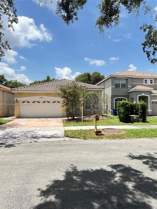 En Venta: $599,999 (3 camas, 2 baños, 1567 Pies cuadrados)