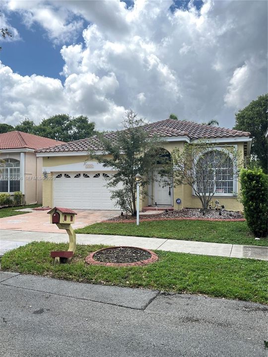 En Venta: $599,999 (3 camas, 2 baños, 1567 Pies cuadrados)
