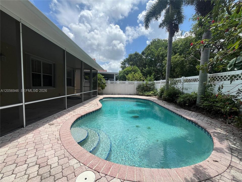 En Venta: $599,999 (3 camas, 2 baños, 1567 Pies cuadrados)