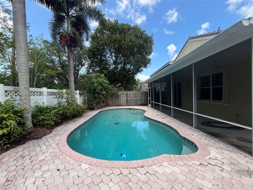 En Venta: $599,999 (3 camas, 2 baños, 1567 Pies cuadrados)