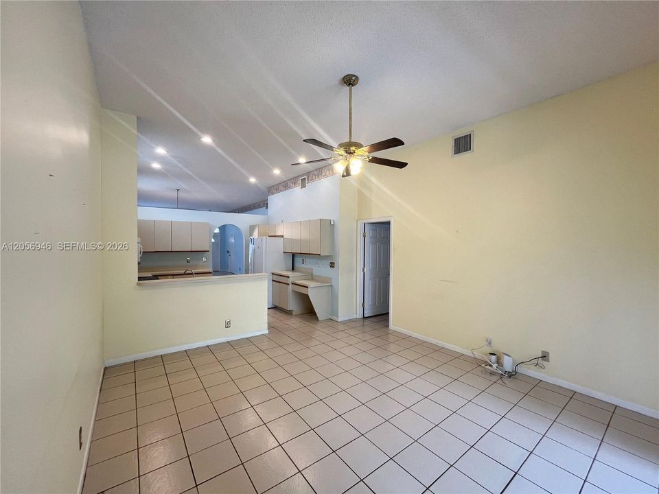 En Venta: $599,999 (3 camas, 2 baños, 1567 Pies cuadrados)